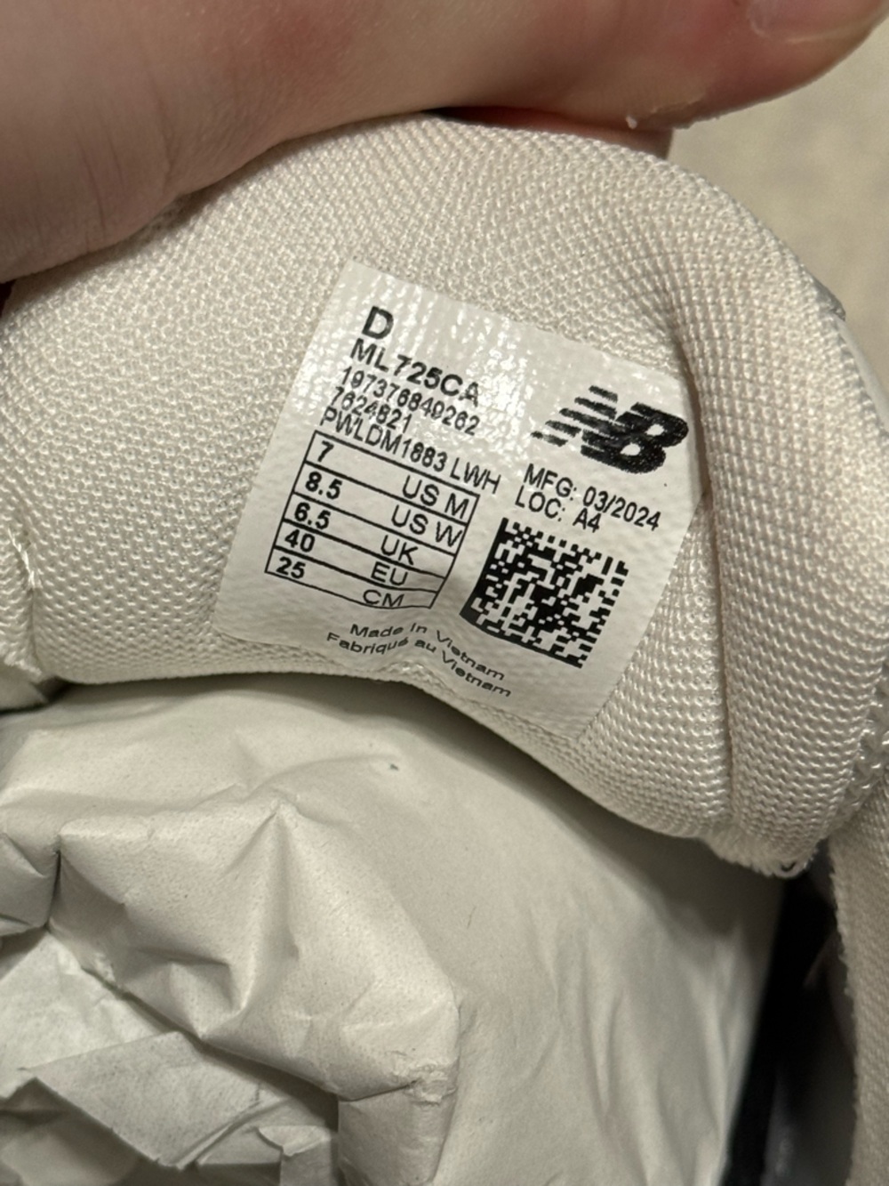 New Balance White and Cream Retro Chunky Sneakers Men’s size 7 - Picture 5 of 6